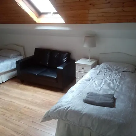 Steepleview 2 Bedroom Apartment Trim