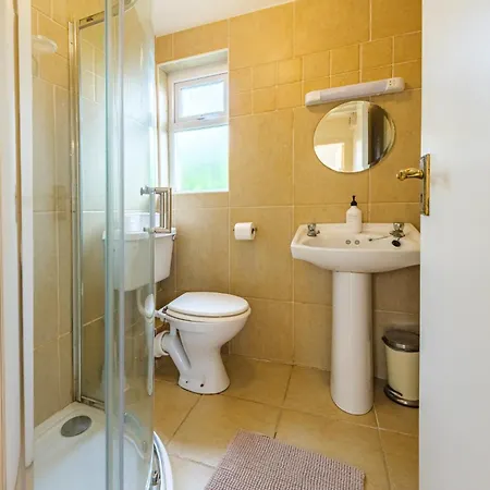 Steepleview 2 Bedroom شقة تريم