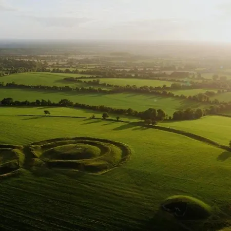 Steepleview 2 Bedroom شقة *